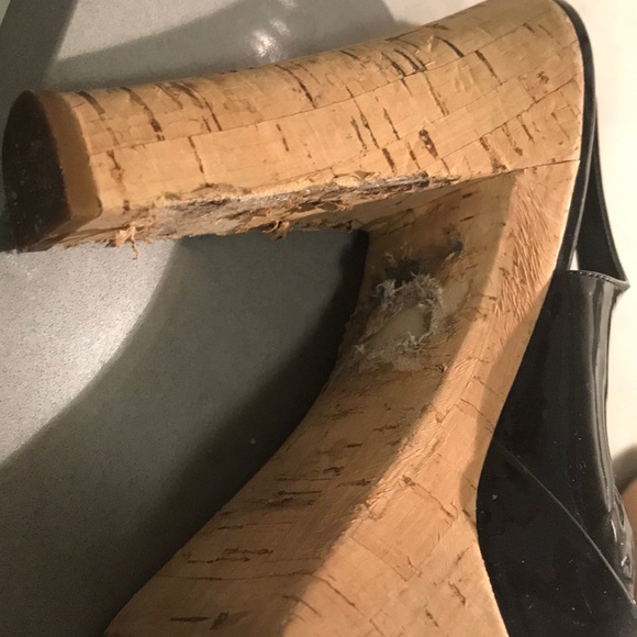 Gucci open toe heels. - Picture 5 of 11